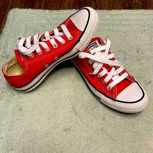 Converse Red